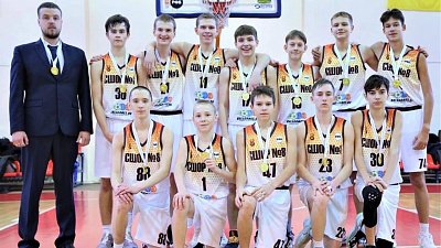 Челябинская команда завоевала золото первенства УрФО по баскетболу