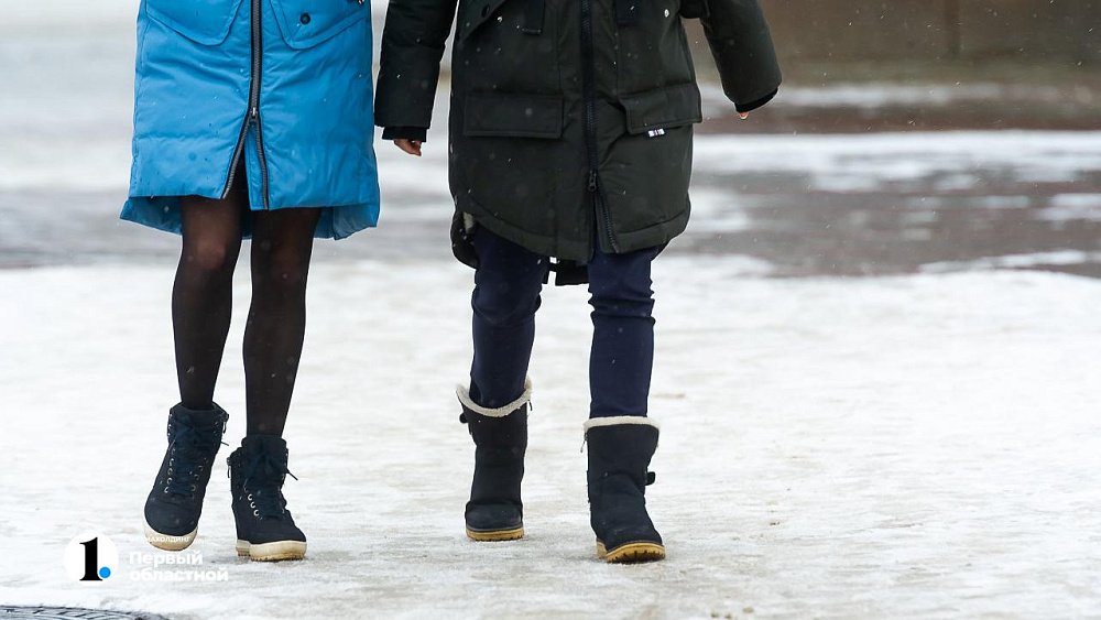 Скользкая дорожка: как пешеходу подготовиться к гололеду