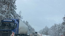 В Челябинской области на трассе М‑5 из‑за непогоды образовались пробки