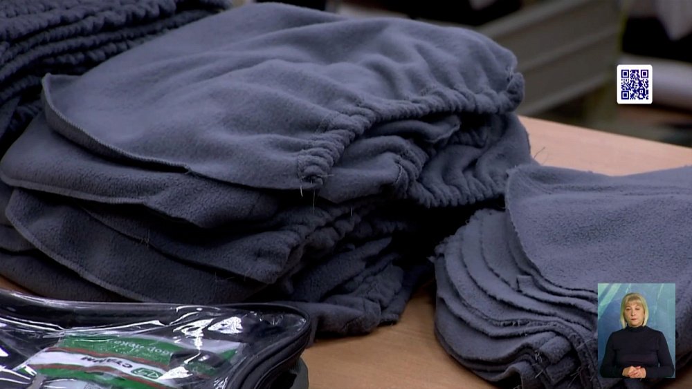 Студенты шьют балаклавы для военнослужащих