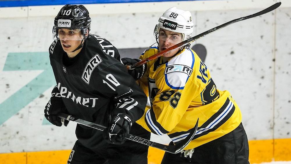 Хоккейный клуб «Челмет» потерпел поражение в овертайме в чемпионате ВХЛ