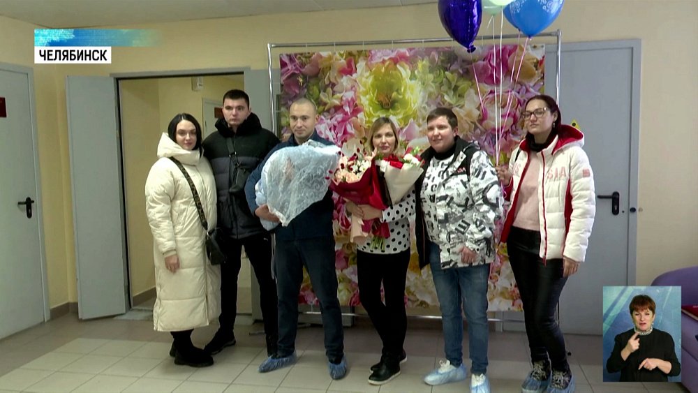 Сиамская близняшка родила сына