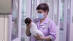 Как в Челябинской области выхаживают детей с экстремально низкой массой тела