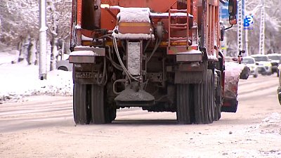 Дороги Миасса очищают от снега