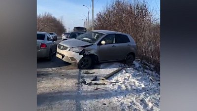 В Магнитогорске столкнулись две иномарки