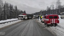 61-летний мужчина погиб в ДТП с автобусом и большегрузом на трассе в Челябинской области