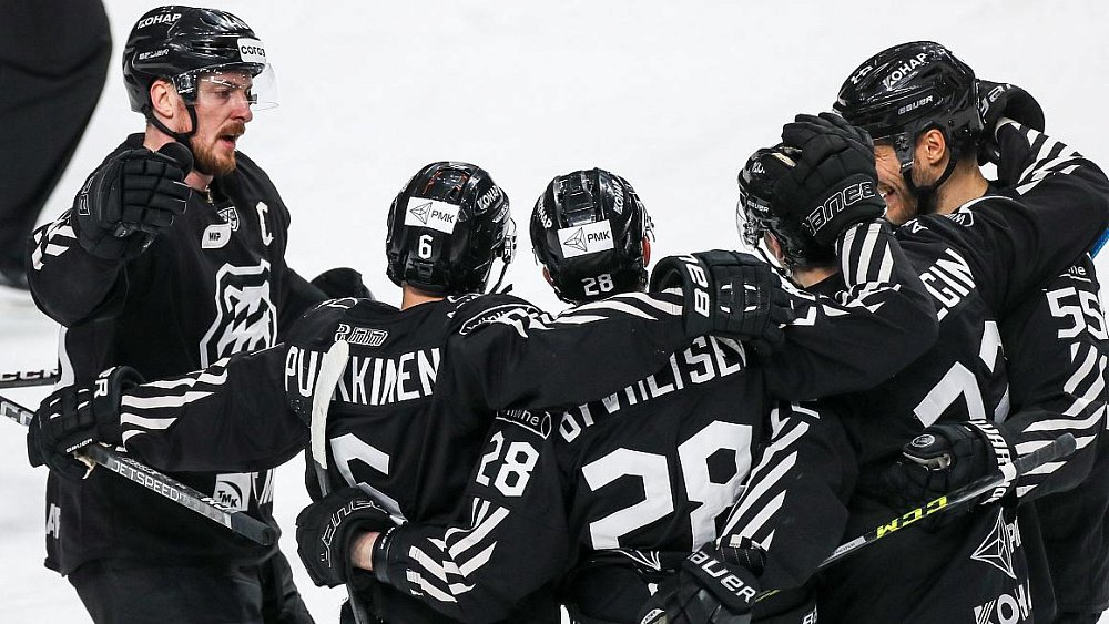 Хоккеисты «Трактора» вырвали победу у «Амура» в чемпионате КХЛ