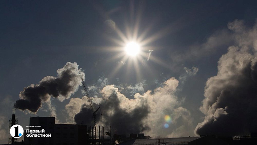 Заводу ферросплавов в Миассе пригрозили прокуратурой за цветной дым