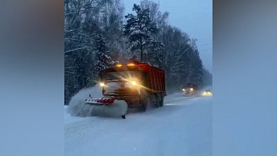 В Челябинской области на дороги вывели снегоуборочную технику