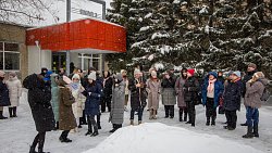 В Челябинске открыли памятник студенческой зачетке