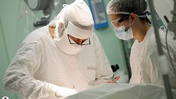 «Не люблю простой жизни»: история главного детского нейрохирурга Челябинской области