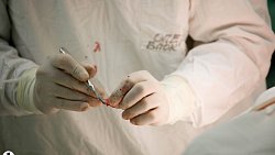 «Не люблю простой жизни»: история главного детского нейрохирурга Челябинской области