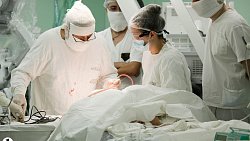 «Не люблю простой жизни»: история главного детского нейрохирурга Челябинской области