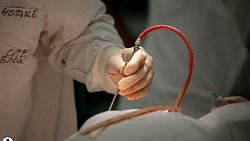 «Не люблю простой жизни»: история главного детского нейрохирурга Челябинской области