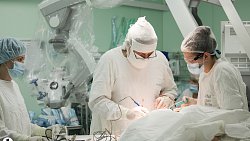 «Не люблю простой жизни»: история главного детского нейрохирурга Челябинской области