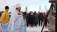 Митрополит Алексий освятил колокола в храме Томино