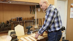 «Влюбился как в девушку»: 16‑летний виртуоз из Варны получит в подарок авторскую балалайку