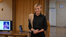 Елена Кузина: «Для актера комедия — жанр трудный» Елена Кузина: «Для актера комедия — жанр трудный»