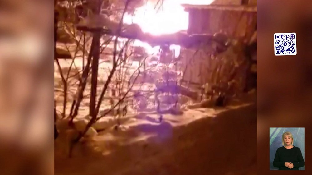 Автоинспекторы спасли семью из пожара