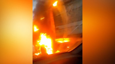 В Челябинской области на трассе М-5 вспыхнул большегруз