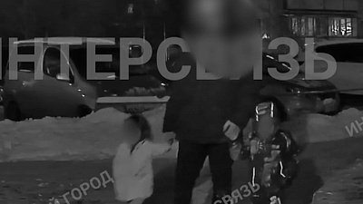 В Челябинске заметили полураздетых детей на морозе