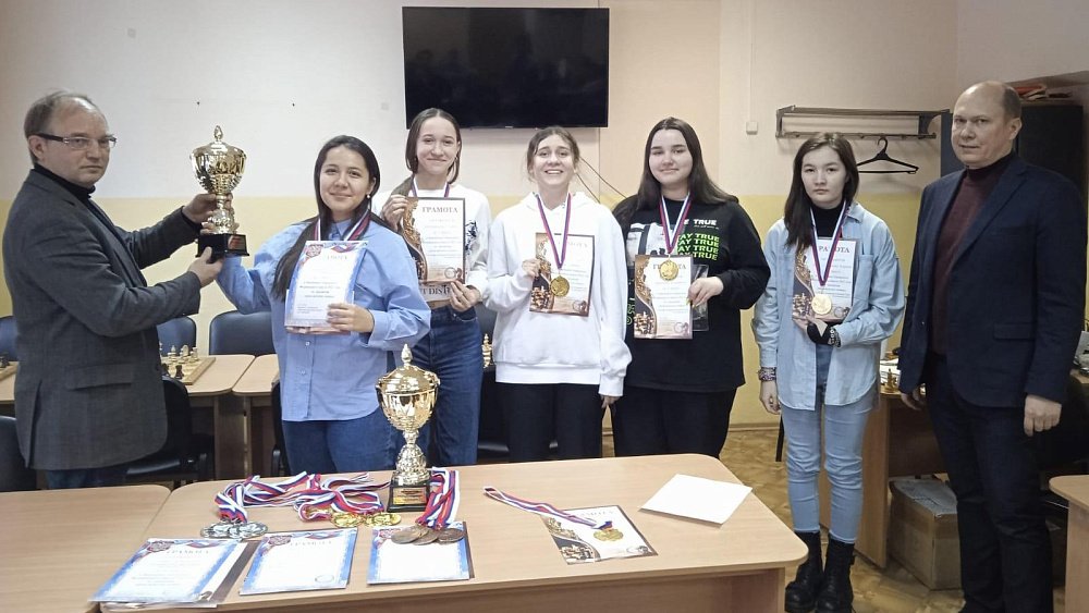 Челябинские шахматисты стали сильнейшими на командном чемпионате УрФО