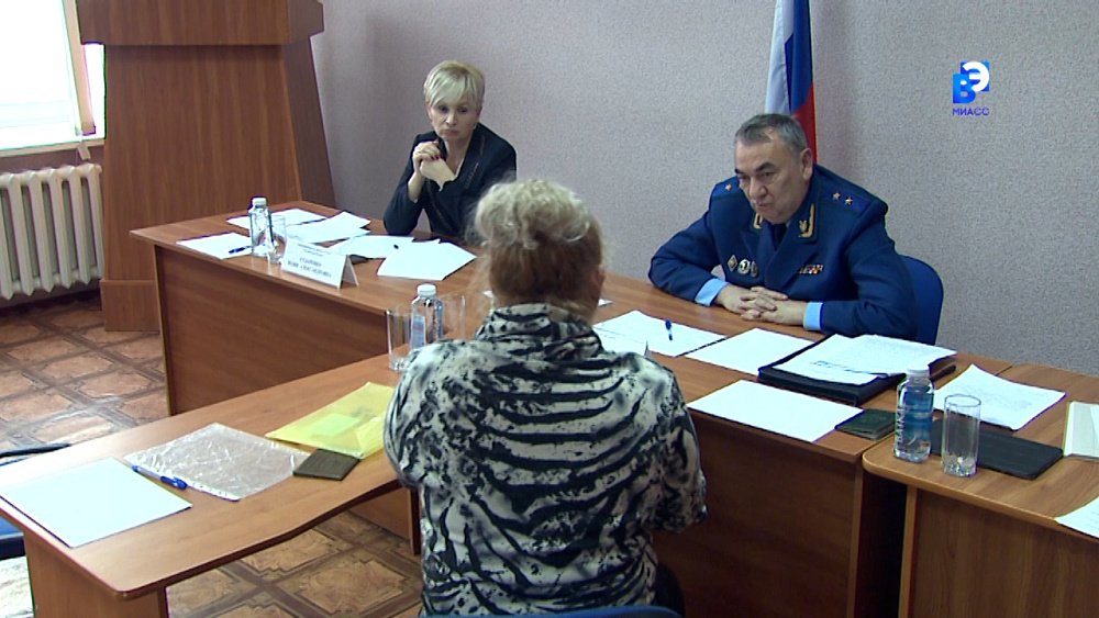 Карен Габриелян и Юлия Сударенко ведут приём граждан