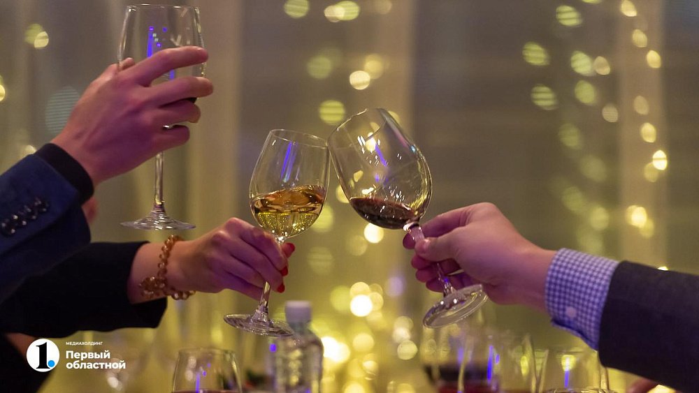 В 2022 году четверть уральцев стала реже ходить в гости и кафе — ВЦИОМ