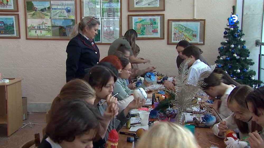 Миасский вокзал готовится встречать Деда Мороза