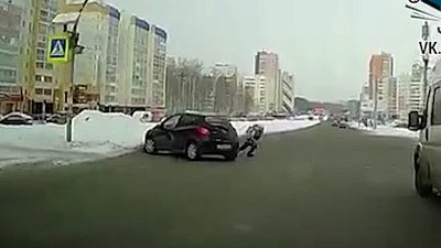 В Челябинске школьницу сбили на пешеходном переходе