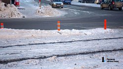 Оранжевые столбики против снега: кто должен чистить обособления трамвайных путей в Челябинске