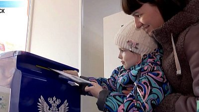 В Челябинске дети написали письма Деду Морозу