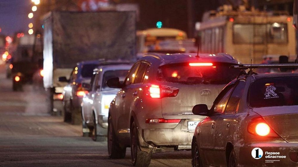 В Челябинске на дорогах образовались девятибалльные пробки