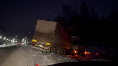 В Челябинской области фура улетела в кювет