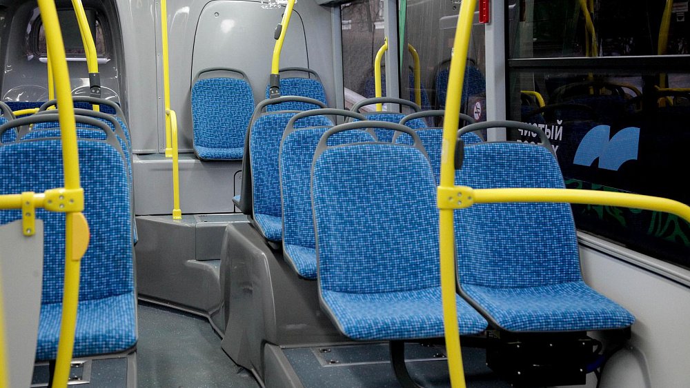 Высадили на мороз: жители Челябинска жалуются на работу автобусного маршрута № 51