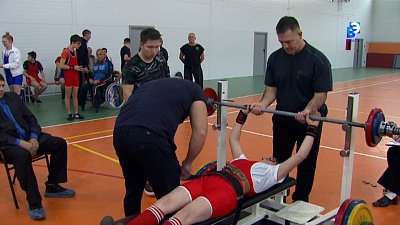 Пауэрлифтеры Миасса с ОВЗ завоёвывают медали