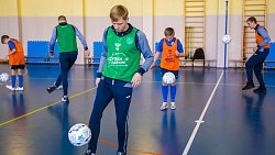 Игроки ФК «Челябинск» провели мастер-классы для школьников