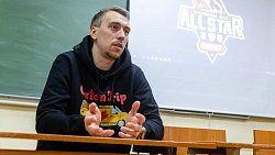 Дотянулись до звезд — челябинские школьники взяли автографы у лучших игроков КХЛ