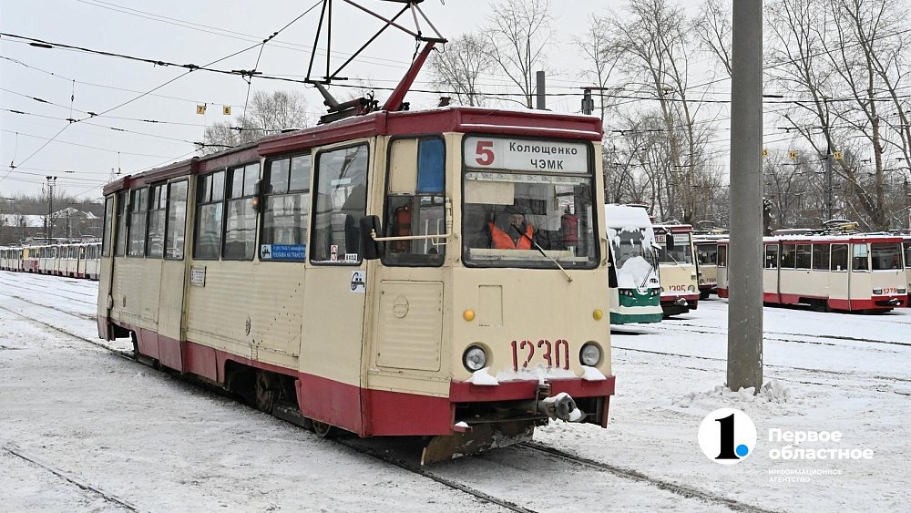 На проспекте Победы в Челябинске встало движение трамваев