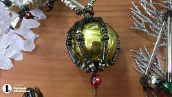В Челябинске открылась выставка советских елочных украшений