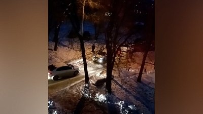 В Магнитогорске жители жалуются на закрытый проезд на улице Сталеваров