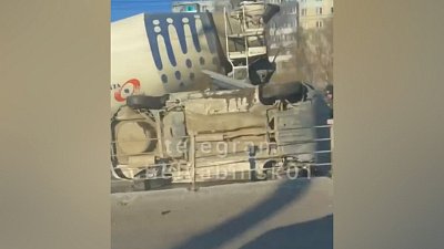 В Челябинске легковушка перевернулась после ДТП