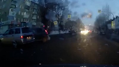 Авария в Златоусте попала в объектив видеорегистратора