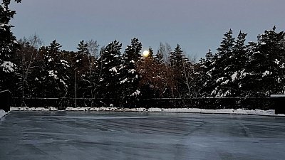 В Челябинске закрыли каток сразу после открытия