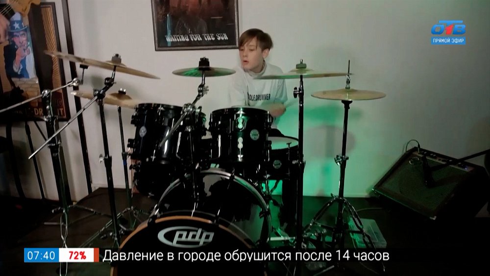 Юный барабанщик в рубрике «Щас покажу!»