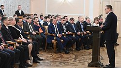 Алексей Текслер наградил строителей Всероссийского центра подготовки для мобилизованных