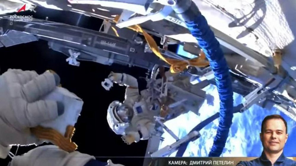 В космический корабль «Союз МС‑22», пристыкованный к МКС, попал метеорит