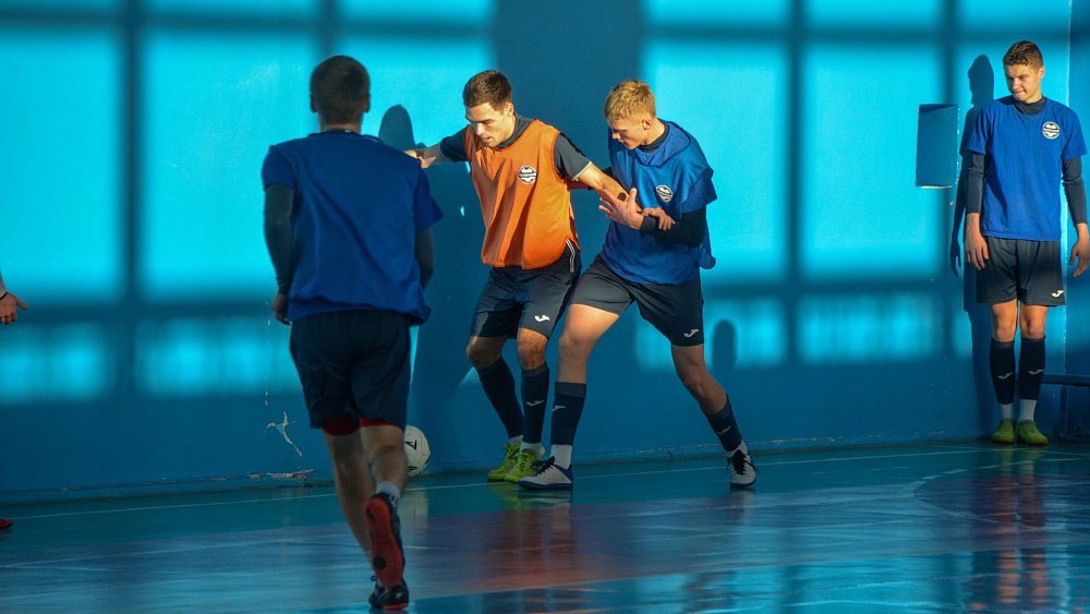 Футболисты «Челябинска» провели предновогодний тренировочный сбор