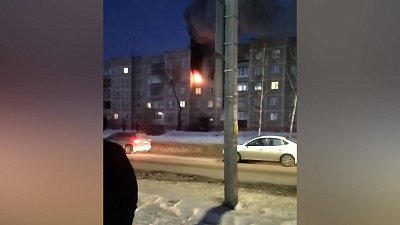 Пожар в многоквартирном доме в Миассе попал на видео