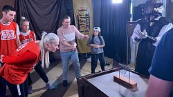 Челябинские спортсмены и ведущая ОТВ сыграли в «Форт Боярд»